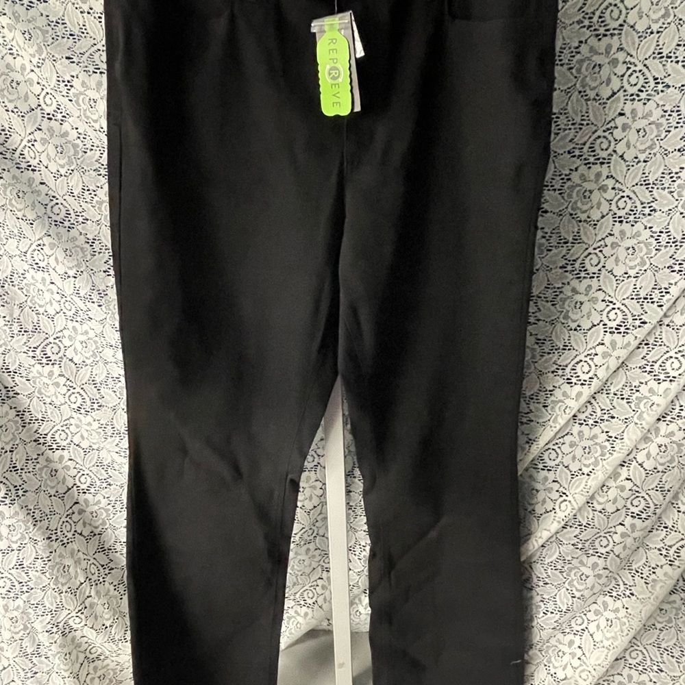 Susan Graver NWT Women’s size 16 Black Bootcut Pull on Jeans